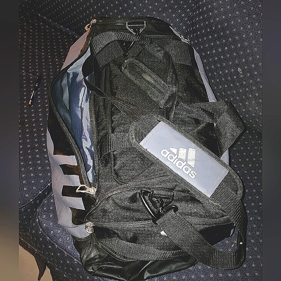 ADIDAS DUFFEL BAG - Picture 6 of 8
